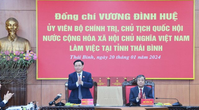 CHỦ TỊCH QUỐC HỘI VƯƠNG ĐÌNH HUỆ LÀM VIỆC VỚI BAN THƯỜNG VỤ TỈNH ỦY THÁI BÌNH