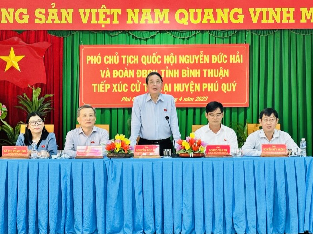 PHÓ CHỦ TỊCH QUỐC HỘI NGUYỄN ĐỨC HẢI TIẾP XÚC CỬ TRI TẠI HUYỆN ĐẢO PHÚ QUÝ, BÌNH THUẬN