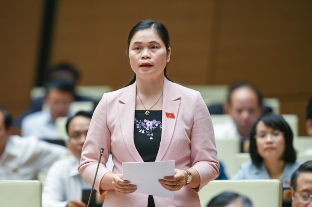 ĐBQH MA THỊ THÚY: NGƯỜI TIÊU DÙNG PHẢI CHỊU TRÁCH NHIỆM NẾU ĐƯA THÔNG TIN SAI SỰ THẬT VỀ SẢN PHẨM, HÀNG HÓA