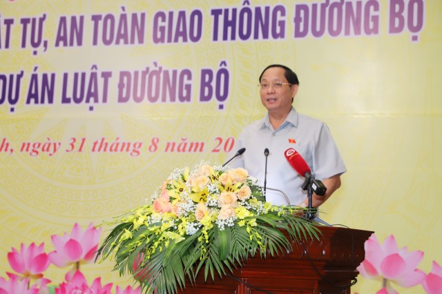 PHÓ CHỦ TỊCH QUỐC HỘI TRẦN QUANG PHƯƠNG DỰ TOẠ ĐÀM VỀ DỰ ÁN LUẬT TRẬT TỰ, AN TOÀN GIAO THÔNG ĐƯỜNG BỘ VÀ DỰ ÁN LUẬT ĐƯỜNG BỘ