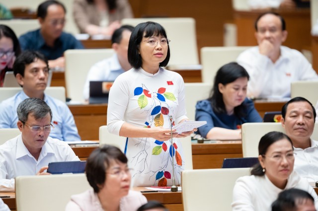 ĐBQH NGUYỄN THỊ VIỆT NGA: BẢO ĐẢM ĐIỀU KIỆN CHO LỰC LƯỢNG THAM GIA BẢO VỆ AN NINH, TRẬT TỰ Ở CƠ SỞ HOẠT ĐỘNG