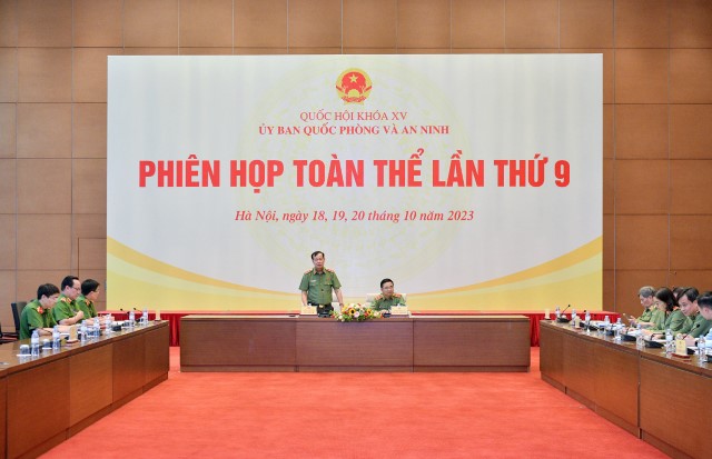 ỦY BAN QUỐC PHÒNG VÀ AN NINH THẨM TRA BÁO CÁO CỦA CHÍNH PHỦ VỀ VIỆC THỰC HIỆN THỰC HIỆN CHÍNH SÁCH, PHÁP LUẬT VỀ PCCC