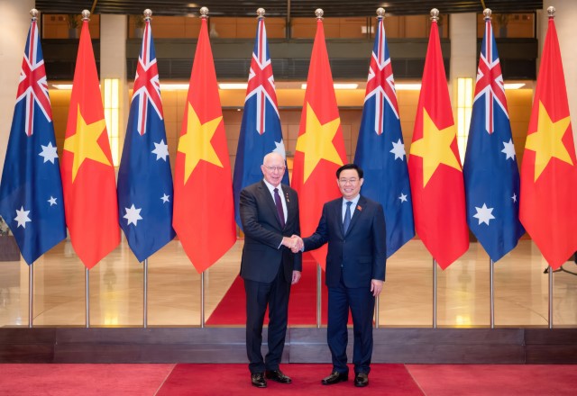 CHỦ TỊCH QUỐC HỘI VƯƠNG ĐÌNH HUỆ HỘI KIẾN TOÀN QUYỀN AUSTRALIA: XÂY DỰNG CƠ SỞ VỮNG CHẮC CHO SỰ PHÁT TRIỂN QUAN HỆ SONG PHƯƠNG TOÀN DIỆN, HIỆU QUẢ VÀ THỰC CHẤT