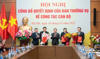 Công bố Quyết định của Ban Thường vụ Đảng ủy Quốc hội về Công tác cán bộ