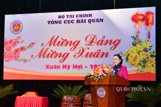 CHỦ TỊCH QUỐC HỘI NGUYỄN THỊ KIM NGÂN THĂM VÀ CHÚC TẾT TỔNG CỤC HẢI QUAN