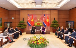 CHỦ TỊCH QUỐC HỘI NGUYỄN THỊ KIM NGÂN HỘI KIẾN VỚI CHỦ TỊCH TRIỀU TIÊN KIM JONG UN