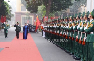 CHỦ TỊCH QUỐC HỘI DỰ HỘI NGHỊ SƠ KẾT VÀ GẶP MẶT ĐIỂN HÌNH TIÊN TIẾN THỰC HIỆN NGÀY BIÊN PHÒNG TOÀN DÂN