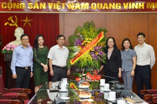 PHÓ CHỦ NHIỆM VĂN PHÒNG QUỐC HỘI NGUYỄN THỊ THÚY NGẦN THĂM VÀ CHÚC MỪNG BAN TUYÊN GIÁO TRUNG ƯƠNG NHÂN NGÀY BÁO CHÍ CÁCH MẠNG VIỆT NAM